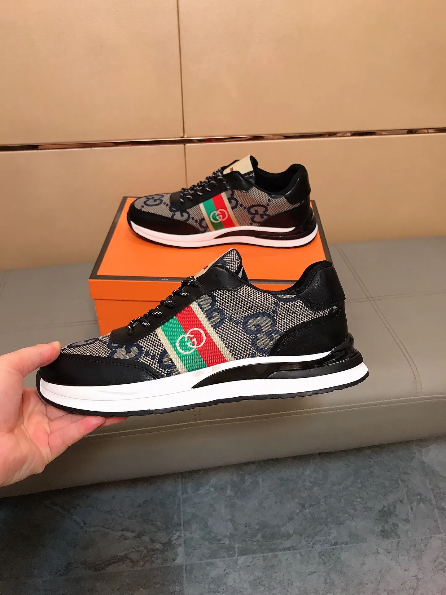 Factory price 400 👟👟💥[GUCCI] Gucci men’s casual shoes are absolutely popular 🔥The ultimate matching item for trendy men! Irresistible charm of super texture, the main recommendation, the upper is made of high-quality cowhide + brand printed fabric, sheepskin lining + feet, wear-resistant rubber sole, noble and elegant! Extremely comfortable🎁🎁You can be as handsome as you want💪 Size: 38-44!
